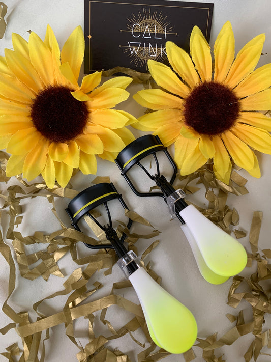 EYELASH CURLER